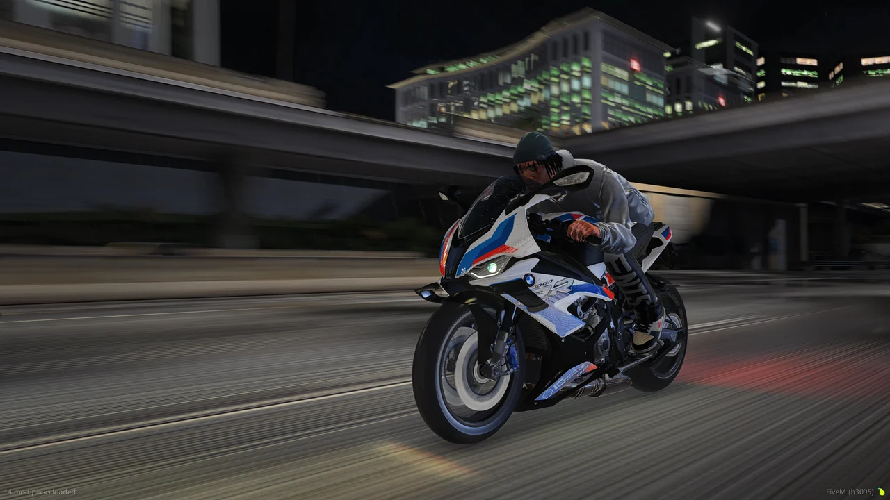 Motorbike under a night overpass in FiveM on a QuantV setup